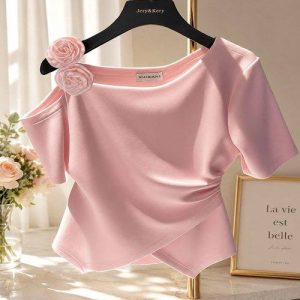Áo Thun Hồng Hoa Đính Kết Sang Chảnh